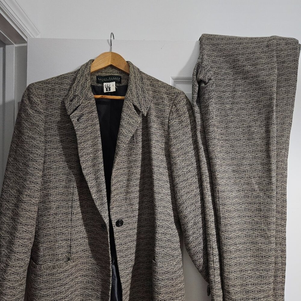 Harve Bernard Suit